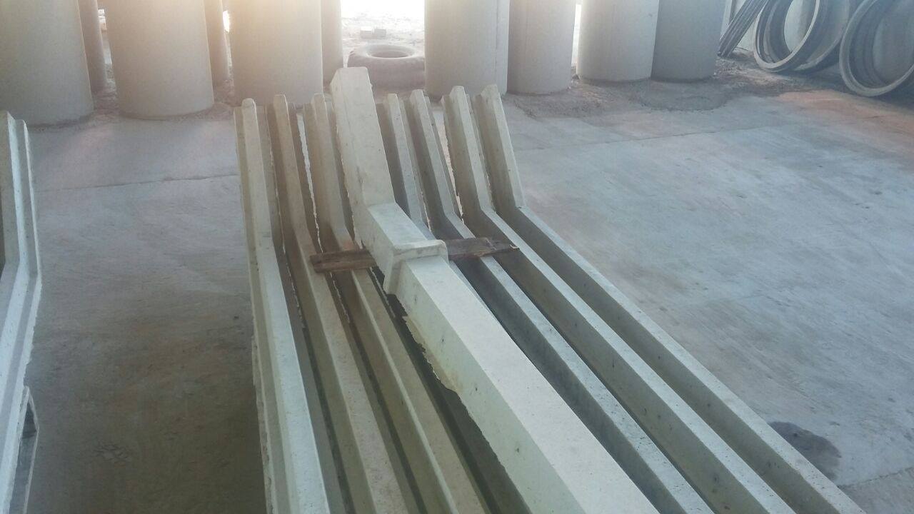 Palanques de concreto em área de produção